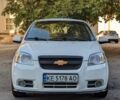 Белый Шевроле Авео, объемом двигателя 1.5 л и пробегом 195 тыс. км за 4200 $, фото 1 на Automoto.ua