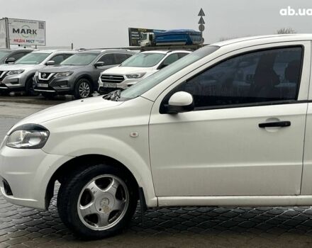 Белый Шевроле Авео, объемом двигателя 1.5 л и пробегом 211 тыс. км за 3640 $, фото 2 на Automoto.ua