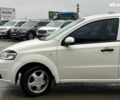 Белый Шевроле Авео, объемом двигателя 1.5 л и пробегом 211 тыс. км за 3640 $, фото 2 на Automoto.ua