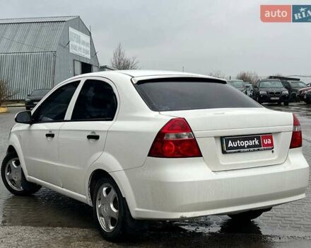 Белый Шевроле Авео, объемом двигателя 1.5 л и пробегом 211 тыс. км за 3640 $, фото 5 на Automoto.ua