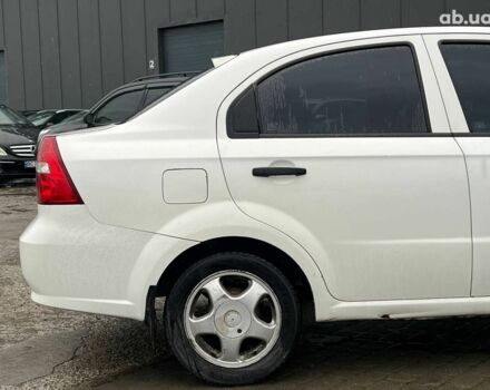 Белый Шевроле Авео, объемом двигателя 1.5 л и пробегом 211 тыс. км за 3640 $, фото 7 на Automoto.ua