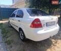 Белый Шевроле Авео, объемом двигателя 1.5 л и пробегом 299 тыс. км за 3300 $, фото 2 на Automoto.ua