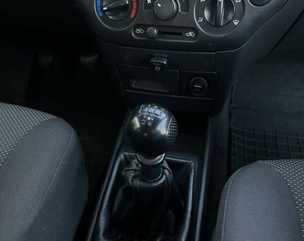 Белый Шевроле Авео, объемом двигателя 1.5 л и пробегом 204 тыс. км за 3200 $, фото 11 на Automoto.ua