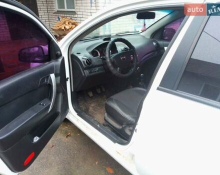 Білий Шевроле Авео, об'ємом двигуна 1.5 л та пробігом 275 тис. км за 4000 $, фото 3 на Automoto.ua