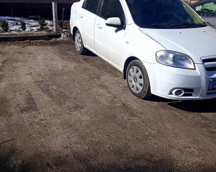 Белый Шевроле Авео, объемом двигателя 1.6 л и пробегом 217 тыс. км за 2999 $, фото 2 на Automoto.ua