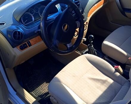 Белый Шевроле Авео, объемом двигателя 1.6 л и пробегом 217 тыс. км за 2999 $, фото 4 на Automoto.ua