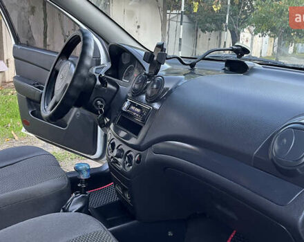 Білий Шевроле Авео, об'ємом двигуна 1.5 л та пробігом 220 тис. км за 3300 $, фото 18 на Automoto.ua