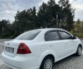 Белый Шевроле Авео, объемом двигателя 1.6 л и пробегом 268 тыс. км за 3700 $, фото 3 на Automoto.ua