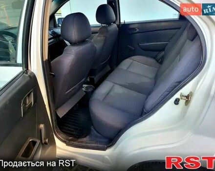 Білий Шевроле Авео, об'ємом двигуна 1.5 л та пробігом 200 тис. км за 3200 $, фото 9 на Automoto.ua