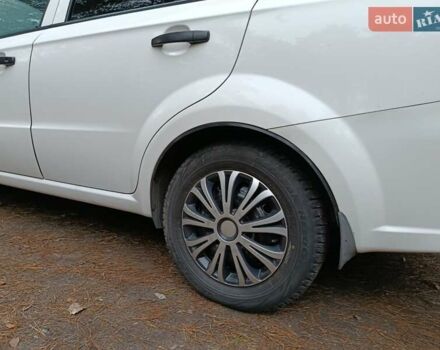 Белый Шевроле Авео, объемом двигателя 1.5 л и пробегом 110 тыс. км за 4000 $, фото 30 на Automoto.ua