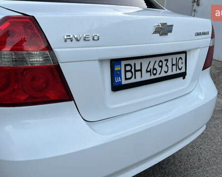 Білий Шевроле Авео, об'ємом двигуна 1.5 л та пробігом 220 тис. км за 3300 $, фото 4 на Automoto.ua
