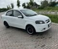 Белый Шевроле Авео, объемом двигателя 1.6 л и пробегом 340 тыс. км за 2750 $, фото 1 на Automoto.ua