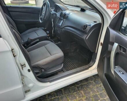 Белый Шевроле Авео, объемом двигателя 1.5 л и пробегом 233 тыс. км за 2999 $, фото 31 на Automoto.ua