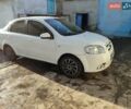 Белый Шевроле Авео, объемом двигателя 1.6 л и пробегом 205 тыс. км за 3800 $, фото 1 на Automoto.ua