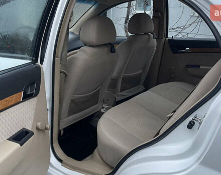 Білий Шевроле Авео, об'ємом двигуна 1.6 л та пробігом 182 тис. км за 3750 $, фото 13 на Automoto.ua