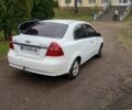 Белый Шевроле Авео, объемом двигателя 1.6 л и пробегом 170 тыс. км за 2500 $, фото 1 на Automoto.ua