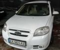 Белый Шевроле Авео, объемом двигателя 1.6 л и пробегом 300 тыс. км за 2700 $, фото 1 на Automoto.ua