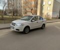 Белый Шевроле Авео, объемом двигателя 1.5 л и пробегом 300 тыс. км за 2550 $, фото 1 на Automoto.ua