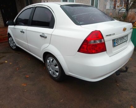 Белый Шевроле Авео, объемом двигателя 1.5 л и пробегом 275 тыс. км за 4000 $, фото 3 на Automoto.ua