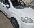 Белый Шевроле Авео, объемом двигателя 1.5 л и пробегом 257 тыс. км за 2000 $, фото 1 на Automoto.ua