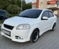 Белый Шевроле Авео, объемом двигателя 1.6 л и пробегом 253 тыс. км за 3900 $, фото 1 на Automoto.ua