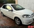Белый Шевроле Авео, объемом двигателя 1.6 л и пробегом 198 тыс. км за 4000 $, фото 4 на Automoto.ua