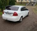 Белый Шевроле Авео, объемом двигателя 1.6 л и пробегом 170 тыс. км за 3100 $, фото 1 на Automoto.ua