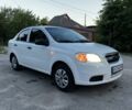 Белый Шевроле Авео, объемом двигателя 1.5 л и пробегом 260 тыс. км за 3900 $, фото 1 на Automoto.ua