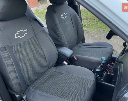 Білий Шевроле Авео, об'ємом двигуна 1.5 л та пробігом 220 тис. км за 3300 $, фото 20 на Automoto.ua