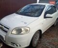 Белый Шевроле Авео, объемом двигателя 1.6 л и пробегом 181 тыс. км за 2500 $, фото 1 на Automoto.ua