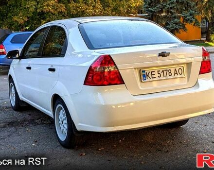 Белый Шевроле Авео, объемом двигателя 1.5 л и пробегом 195 тыс. км за 3900 $, фото 2 на Automoto.ua