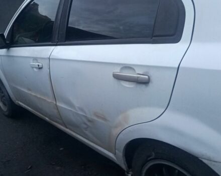 Белый Шевроле Авео, объемом двигателя 1.5 л и пробегом 200 тыс. км за 2850 $, фото 6 на Automoto.ua