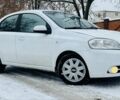 Белый Шевроле Авео, объемом двигателя 1.6 л и пробегом 217 тыс. км за 3700 $, фото 1 на Automoto.ua