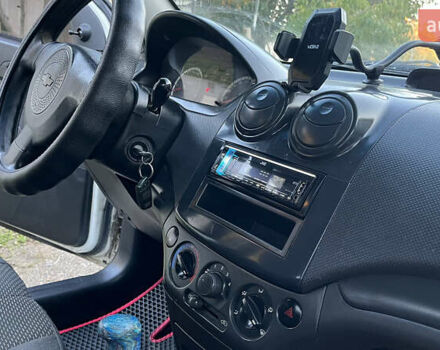 Білий Шевроле Авео, об'ємом двигуна 1.5 л та пробігом 220 тис. км за 3300 $, фото 13 на Automoto.ua