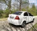 Белый Шевроле Авео, объемом двигателя 1.5 л и пробегом 200 тыс. км за 2499 $, фото 1 на Automoto.ua