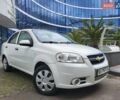Белый Шевроле Авео, объемом двигателя 1.5 л и пробегом 233 тыс. км за 2999 $, фото 1 на Automoto.ua