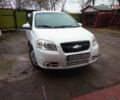 Белый Шевроле Авео, объемом двигателя 1.5 л и пробегом 275 тыс. км за 4000 $, фото 1 на Automoto.ua
