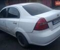 Белый Шевроле Авео, объемом двигателя 1.6 л и пробегом 400 тыс. км за 1650 $, фото 1 на Automoto.ua