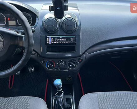 Білий Шевроле Авео, об'ємом двигуна 1.5 л та пробігом 220 тис. км за 3300 $, фото 24 на Automoto.ua