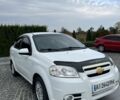 Белый Шевроле Авео, объемом двигателя 1.6 л и пробегом 268 тыс. км за 3700 $, фото 1 на Automoto.ua