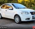 Белый Шевроле Авео, объемом двигателя 1.5 л и пробегом 195 тыс. км за 3900 $, фото 3 на Automoto.ua