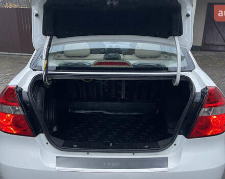 Білий Шевроле Авео, об'ємом двигуна 1.6 л та пробігом 182 тис. км за 3750 $, фото 9 на Automoto.ua