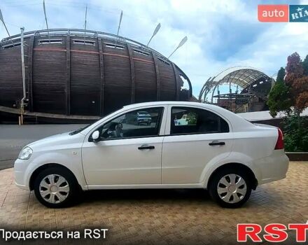 Білий Шевроле Авео, об'ємом двигуна 1.5 л та пробігом 200 тис. км за 3200 $, фото 1 на Automoto.ua