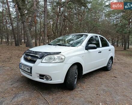 Белый Шевроле Авео, объемом двигателя 1.5 л и пробегом 110 тыс. км за 4000 $, фото 4 на Automoto.ua