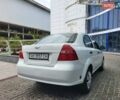 Белый Шевроле Авео, объемом двигателя 1.5 л и пробегом 233 тыс. км за 2999 $, фото 4 на Automoto.ua