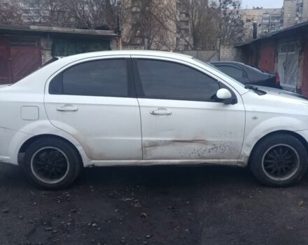 Белый Шевроле Авео, объемом двигателя 1.5 л и пробегом 200 тыс. км за 2850 $, фото 2 на Automoto.ua