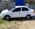 Белый Шевроле Авео, объемом двигателя 1.5 л и пробегом 343 тыс. км за 3100 $, фото 2 на Automoto.ua