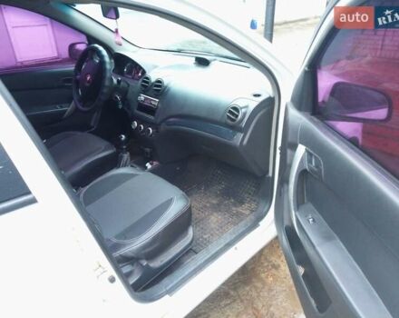 Білий Шевроле Авео, об'ємом двигуна 1.5 л та пробігом 275 тис. км за 4000 $, фото 1 на Automoto.ua