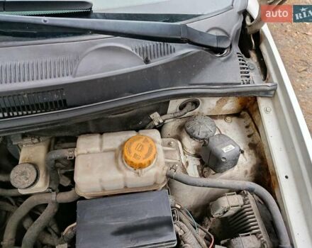 Белый Шевроле Авео, объемом двигателя 1.5 л и пробегом 110 тыс. км за 4000 $, фото 21 на Automoto.ua