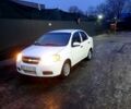 Белый Шевроле Авео, объемом двигателя 1.5 л и пробегом 190 тыс. км за 3500 $, фото 1 на Automoto.ua